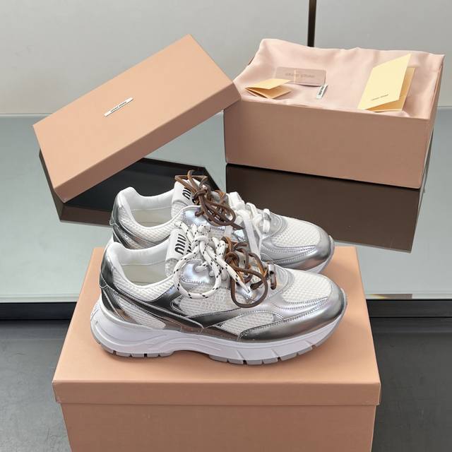 Price: 13Demarzo's new cute casual shoes also have "" on the feet. The shoes are