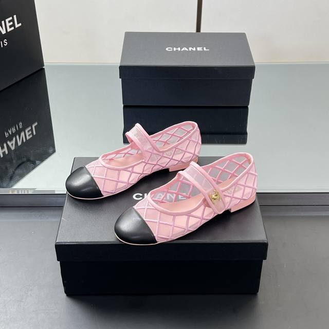 Price: Miu Miu 2025 Spring and Summer New Catwalk Miumiu wrinkled lacquer with l