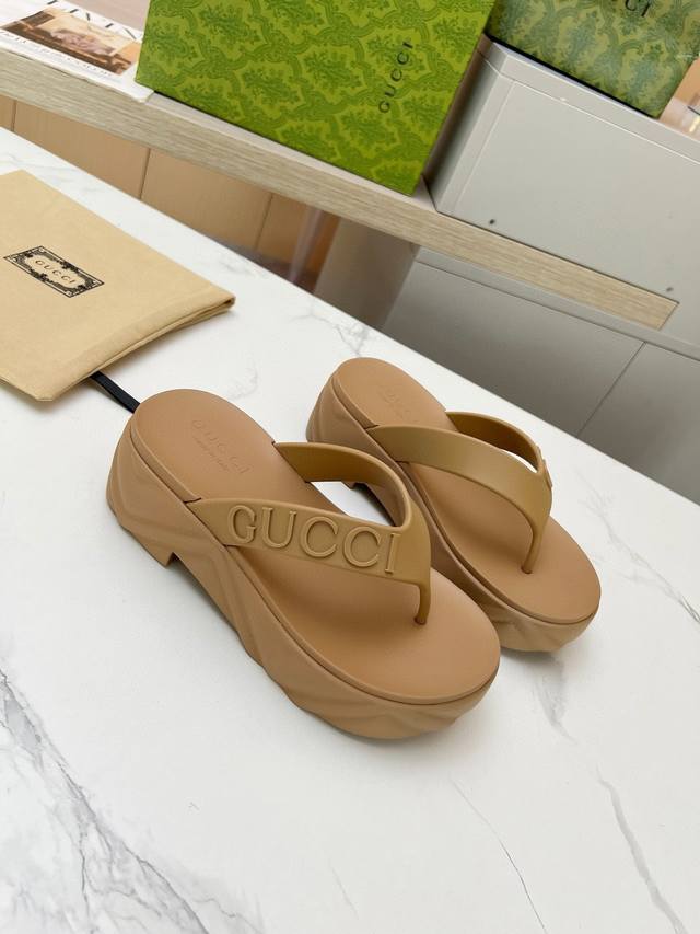 Price: Men +10 High version latest hot couple model Alexander Mcqueen 24Ss autum