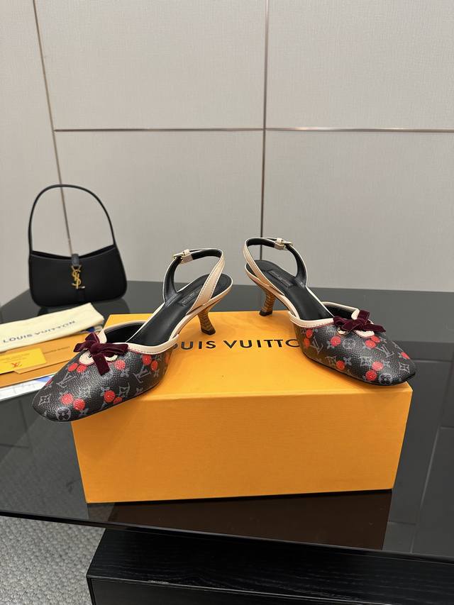 Odtd25 Spring and Summer new kitten heel metal ball sandals This year's hot sand