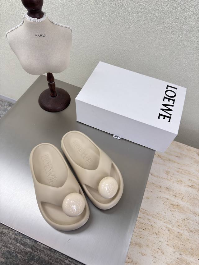 Factory price P Dio* New embroidered thick-soled slippers are simple and elegant