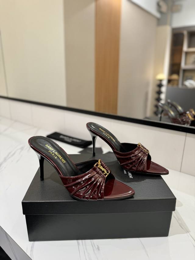 High quality factory! Balenciaga 25 Spring and Summer Bb patent leather pointed