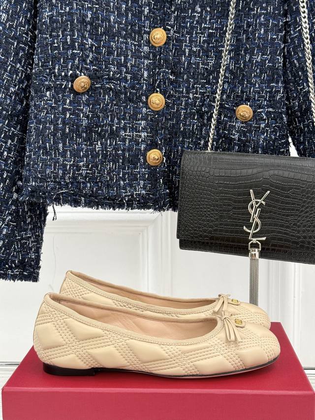 Price: Leather box + 15 Brand: Alaia Alaia 23S new retro buckle Mary Jane shoes