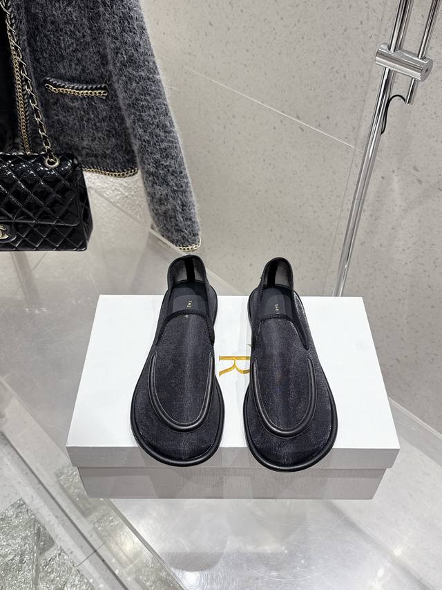 Price P: Gianvito Rossi Gianvito Rossi Move with ease. This stylish high-heeled