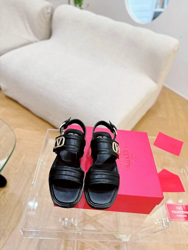 Toteme 2025 | New square-toed slippers Minimalist and versatile, comfortable sue
