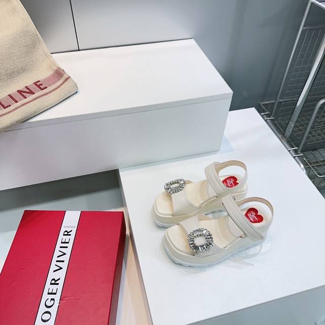 Miumiu25 new drawstring thick-soled sandals are the focus as soon as they appear