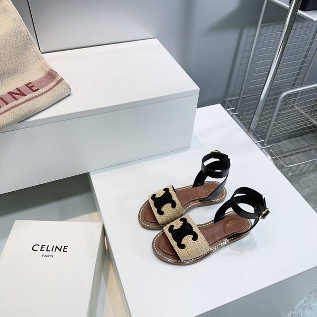 The Row's new spring and summer couple's flip-flops 25Ss showcases a comfortable
