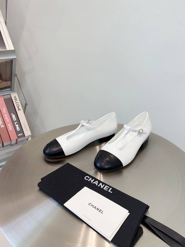25Ss Early spring new Miumiu Miu Miu hollow mesh ballet shoes, fishnet flat Mary
