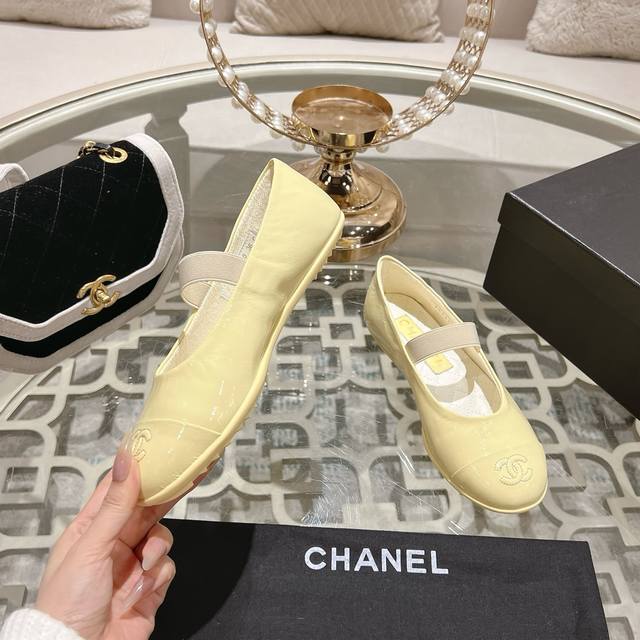 25S New Chanel early spring chain camellia pearl buckle hollow Mary Jane shoes s