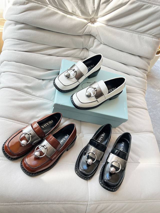 Factory, Gucci's latest limited edition thick-soled slippers. Top quality for sa