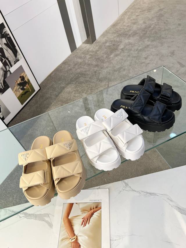 Factory, Gucci 25Ss new high-heeled sandals are carefully crafted in every detai