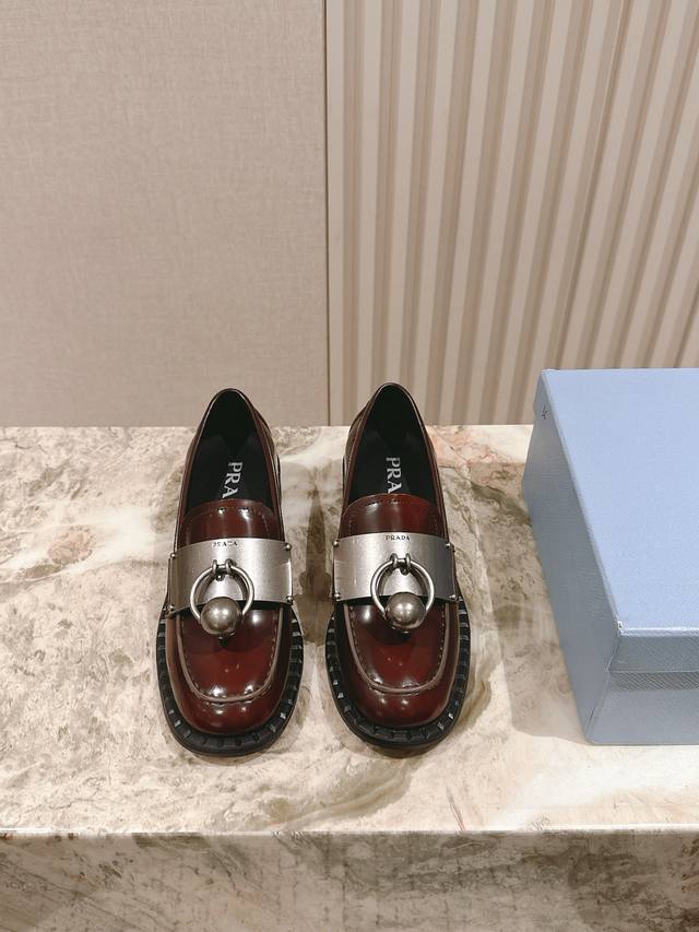Miumiu Miu Miu 2025 early spring latest catwalk casual sports shoes, Forrest Gum