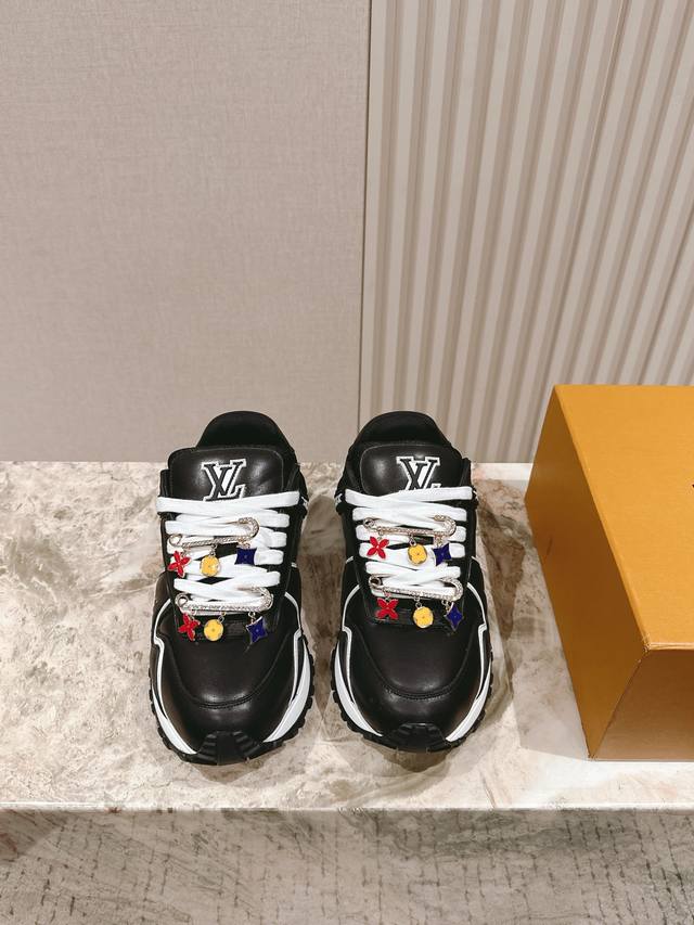 Top quality New diamond pattern sports casual sneakers Top version purchasing Co