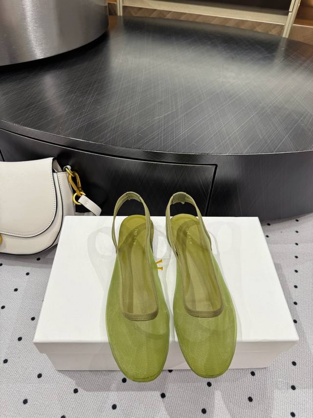 Dior is the first choice for single-wear bottoms. High-end fabrics are 240 grams