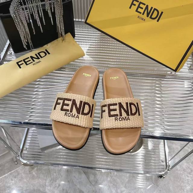 Louis Vuitton Spring and Summer new men's slippers and sandals, cowhide fabric,