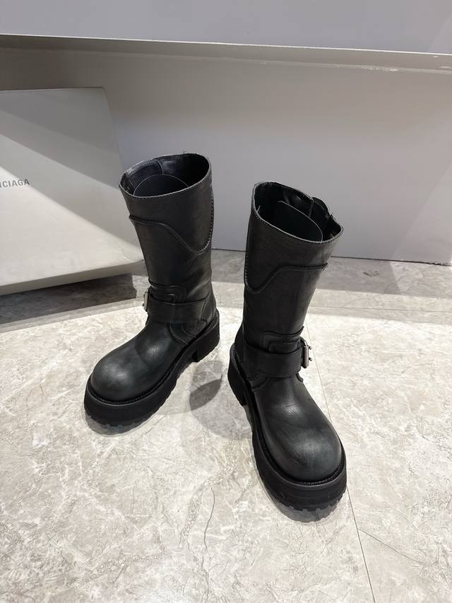 Miumi* Model: Mu8065 Size: 61 ports 17-128