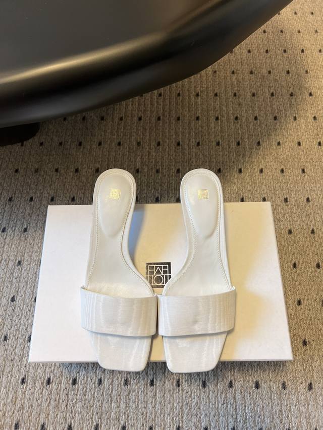 Clothes, shorts, Thom Browne, the latest product for summer 2025, fashionable ca