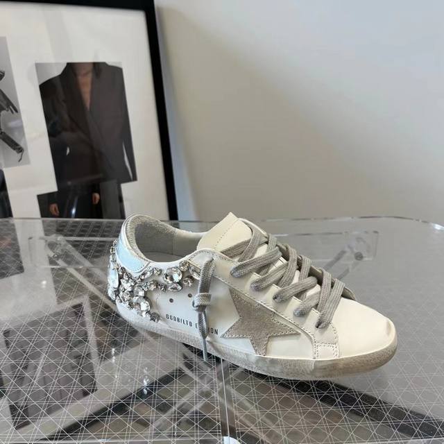 Factory, Gucci's latest limited edition thick-soled slippers. Top quality for sa