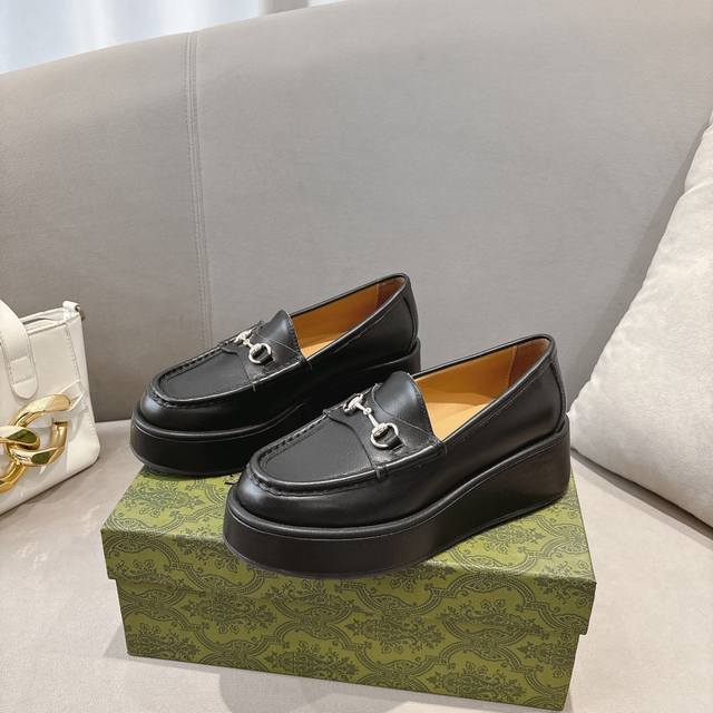 Dior Mod: Diorcannger1U Size: 53 ports 16 140