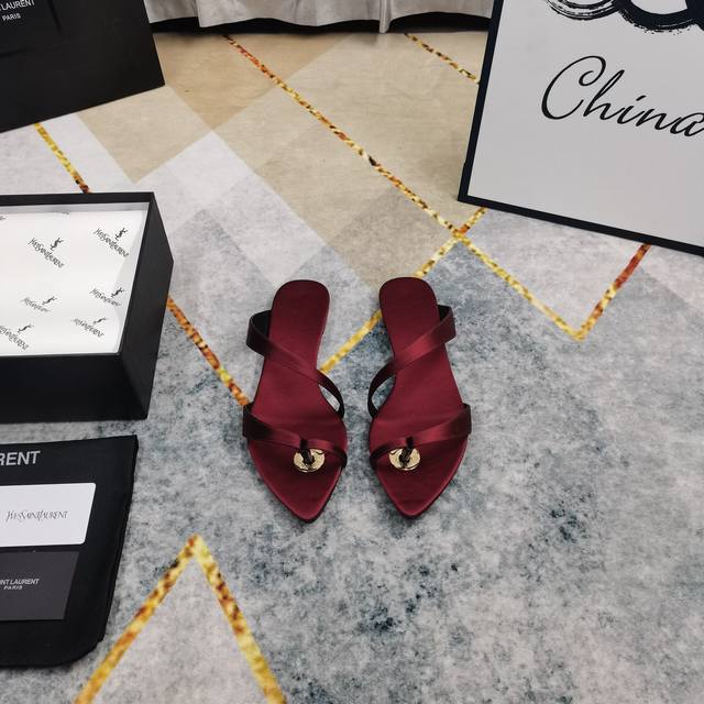 Factory Price: Miu Miu 2025 new casual white shoes, a popular dirty shoe that st
