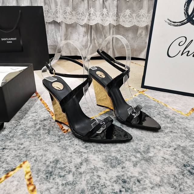 Factory Price: Miu Miu 2025 new casual white shoes, a popular dirty shoe that st