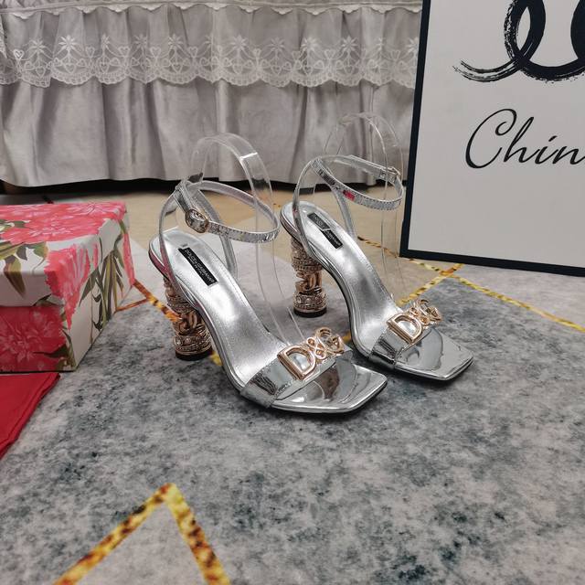 Factory Price: Miu Miu 2025 new casual white shoes, a popular dirty shoe that st