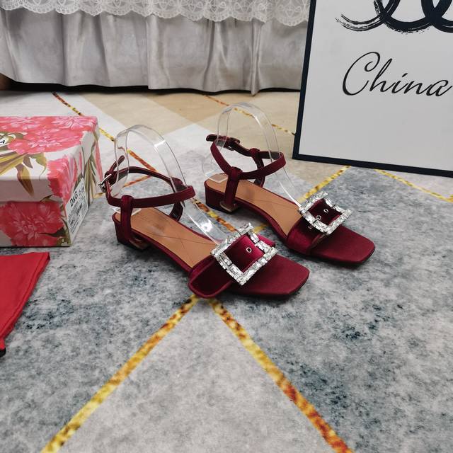 Miumiu Miu Miu 2025 early spring latest catwalk casual sports shoes, Forrest Gum