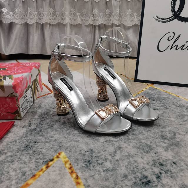 Miumiu Miu Miu's new hot 2670 early spring new product technology fabric and sue