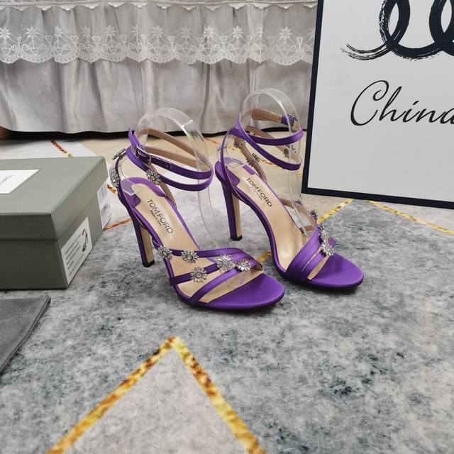 Miumiu Miu Miu's new hot 2670 early spring new product technology fabric and sue
