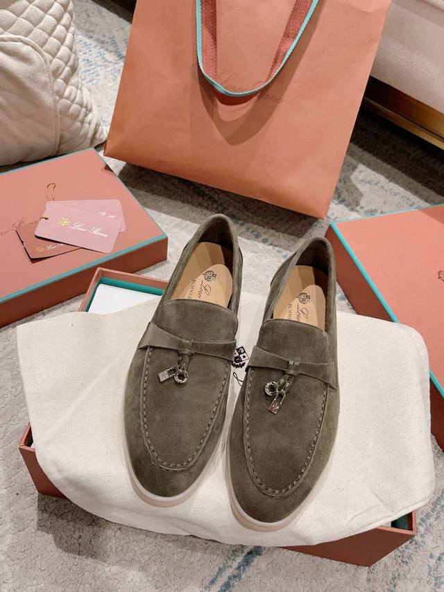 Miumiu breathable mesh casual shoes, new British style lace-up Miumiu show Candy