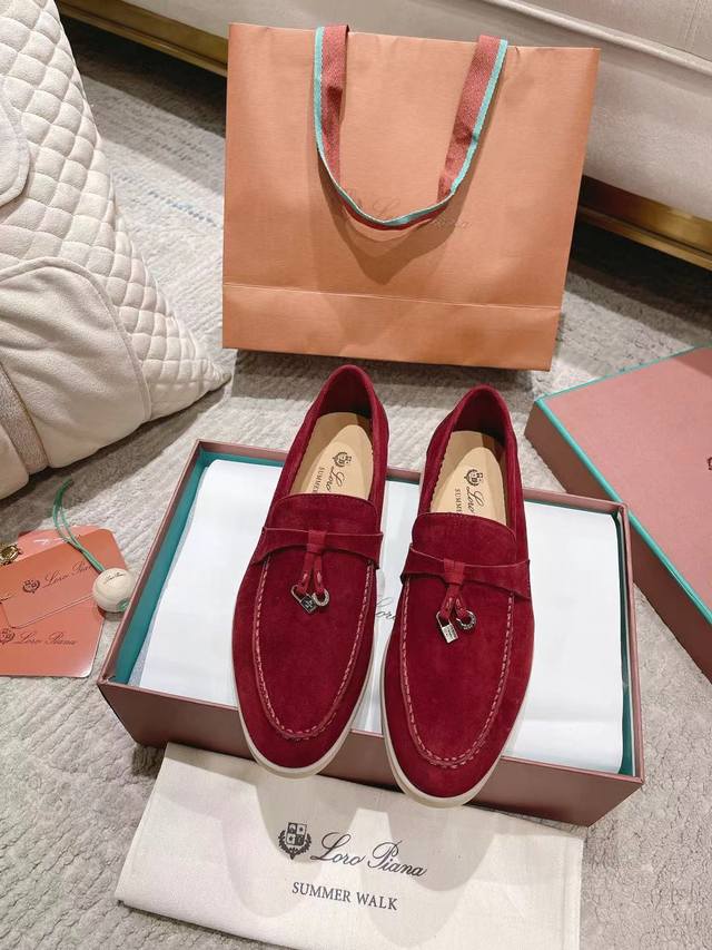 Sandals Miu Miu, hot sale on major global purchasing websites. Lining: Sheepskin