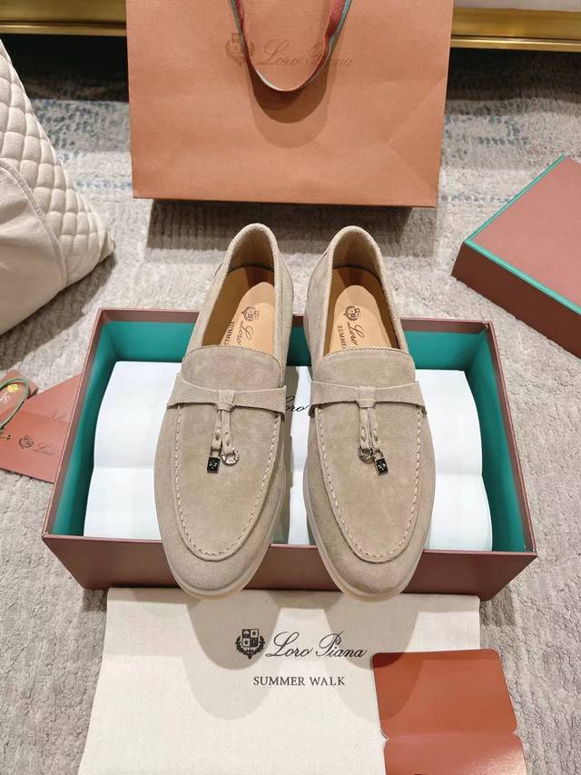 Sandals Miu Miu, hot sale on major global purchasing websites. Lining: Sheepskin