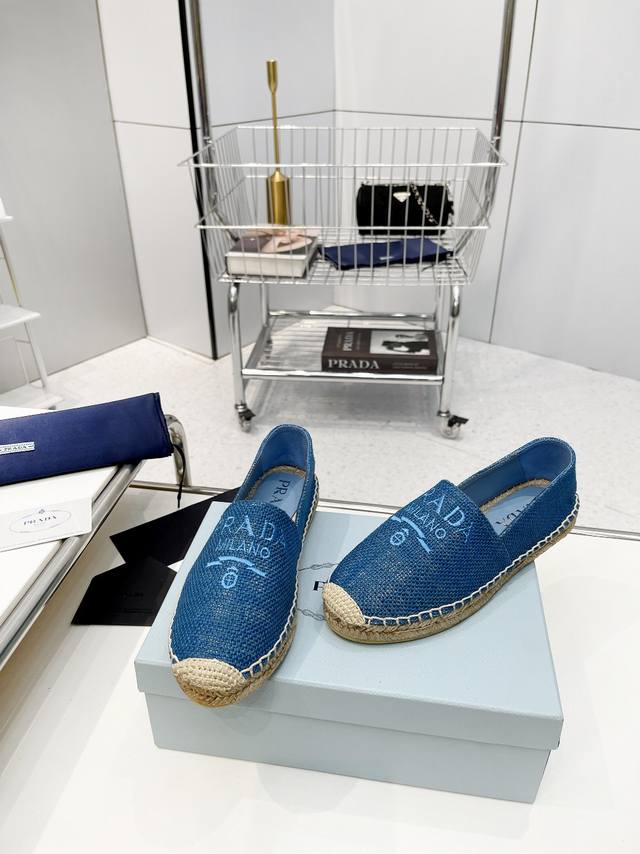 Miu Miu 2025 Early Spring New Product Button Chunky Mary Jane The counter's main