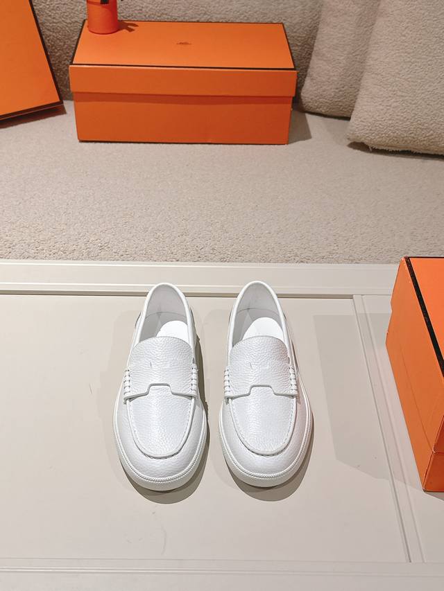 Miu Miu 2025 Early Spring New Product Button Chunky Mary Jane The latest catwalk