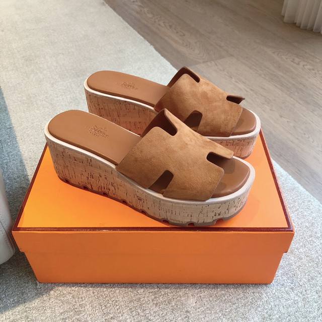 Chanel Panda Shoes! 2025 top-level casual sports shoes This classic design; the