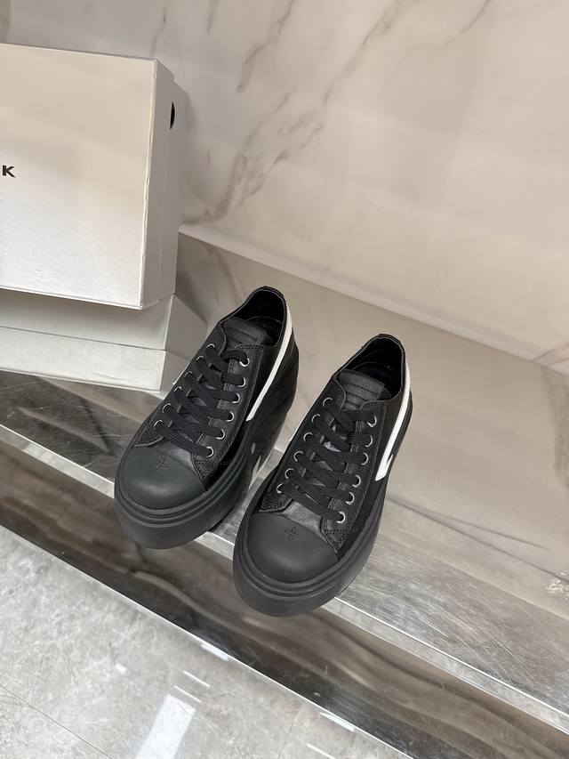 Factory P Price Correct High Quality! Loro Piana flat and high heel slippers. Th