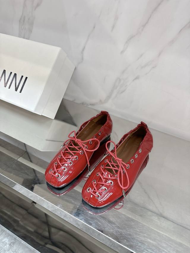 Factory P Price Correct High Quality! Loro Piana flat and high heel slippers. Th