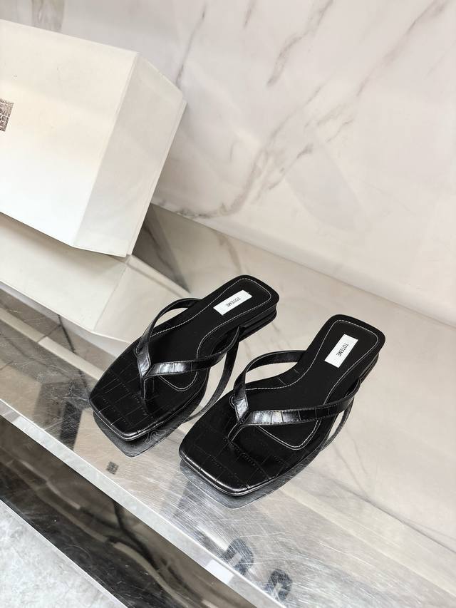 Factory P Price Correct High Quality! Loro Piana flat and high heel slippers. Th