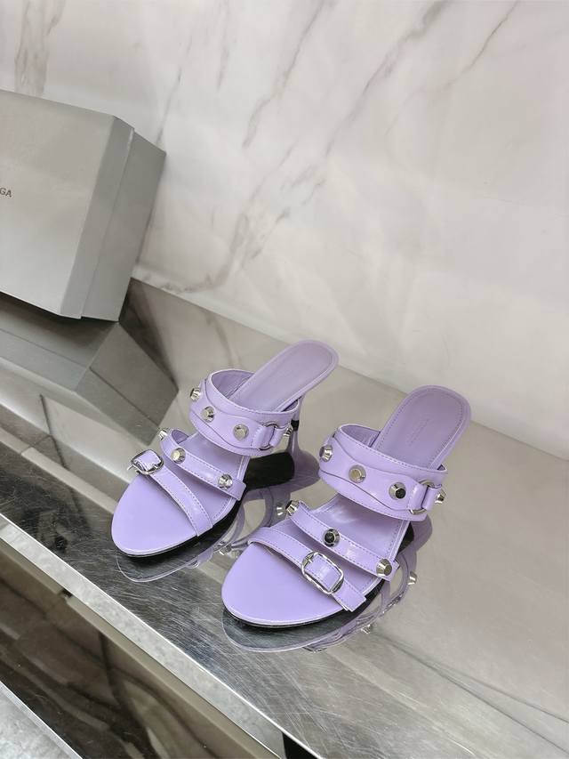 Factory P Price Correct High Quality! Loro Piana flat and high heel slippers. Th