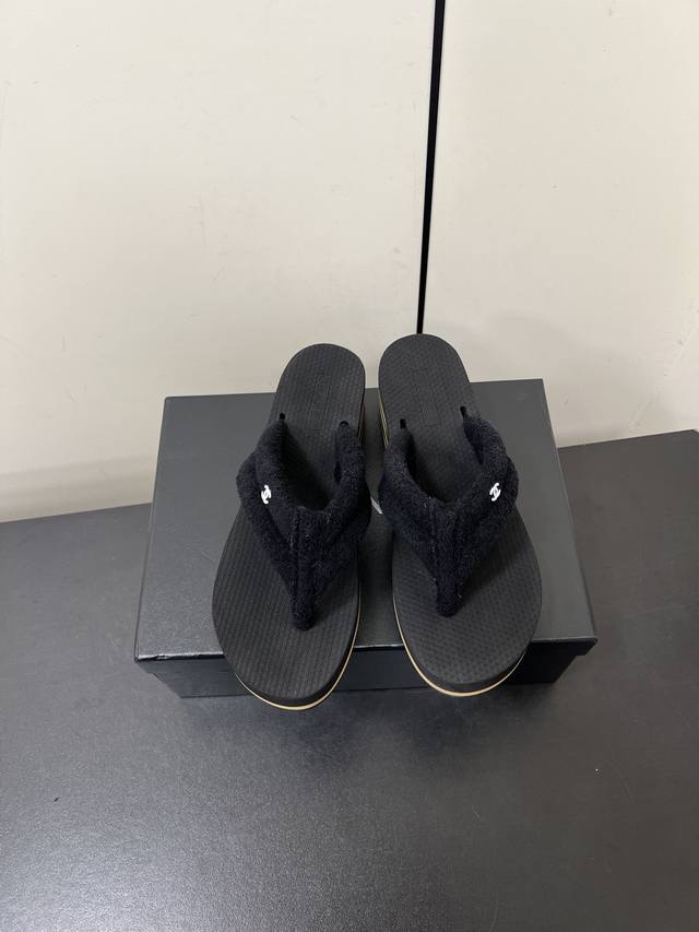 Lv New arrival 2630 New Year's hot new products are available at the counter. Th