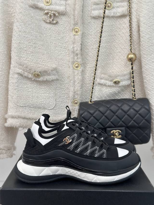 A set of Louisvuitton, the latest model for summer 2025, available at the counte