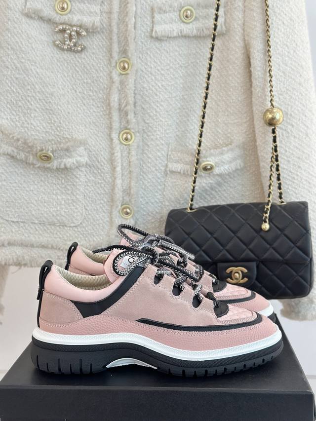 A set of Louisvuitton, the latest model for summer 2025, available at the counte
