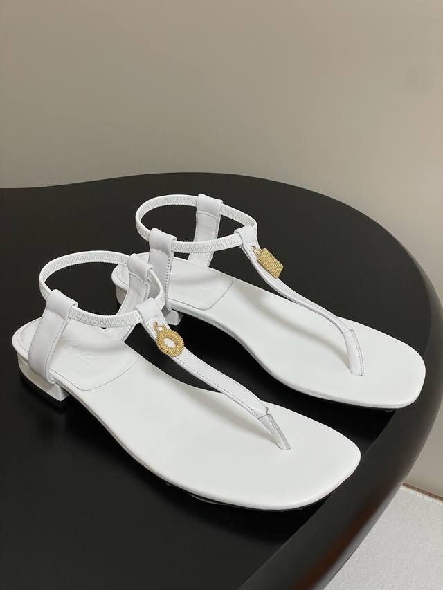 Balenciaga, the latest model for summer 2025, available at the counter, original