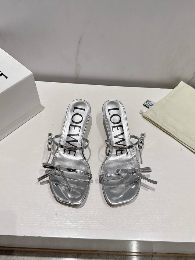 Lv, 2025 Spring and Summer new Logo casual denim shorts, is another masterpiece
