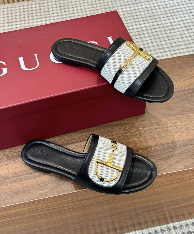 Givenchy 2025 new men's jeans with good elasticity. Exclusively sold on the offi