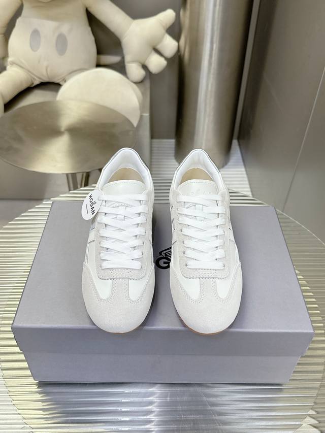 Givenchy's 2025 spring and summer new style, the latest casual shorts. The origi