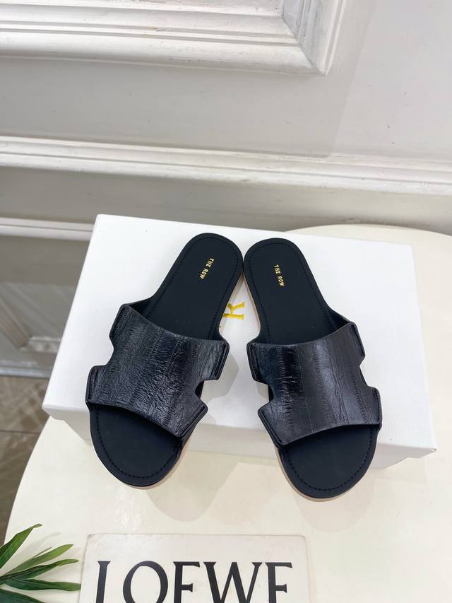Factory price Pp: Recently popular Angora red Chanel small leather shoes loafers
