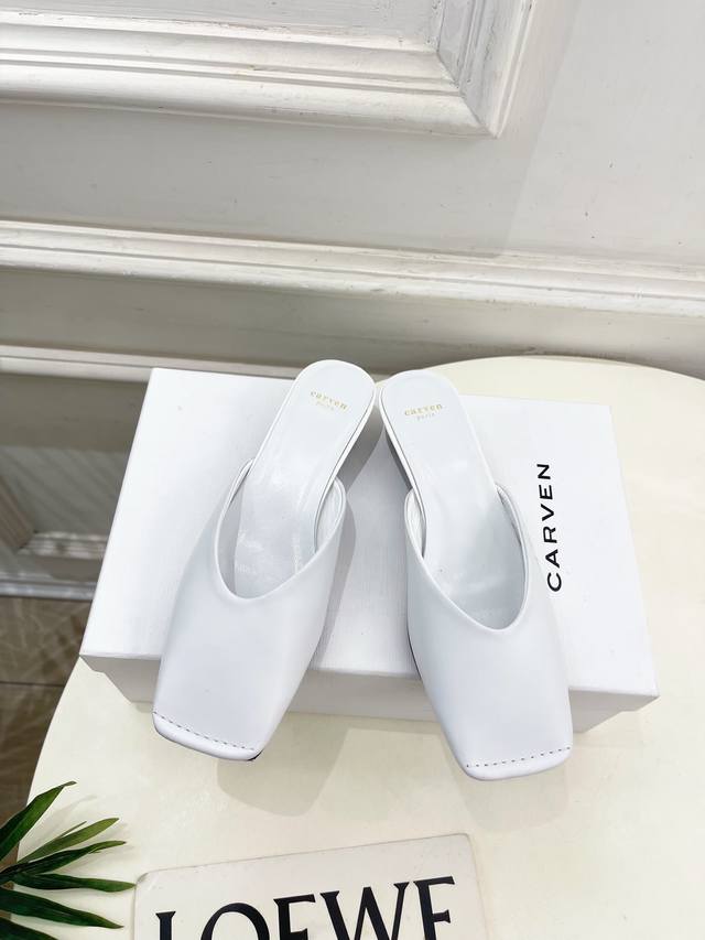 Thick-soled slippers Full of details! A must-have for fashionistas, women love t