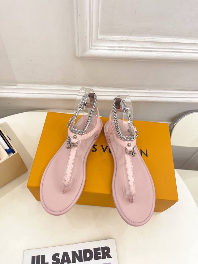 Thick-soled slippers Full of details! A must-have for fashionistas, women love t