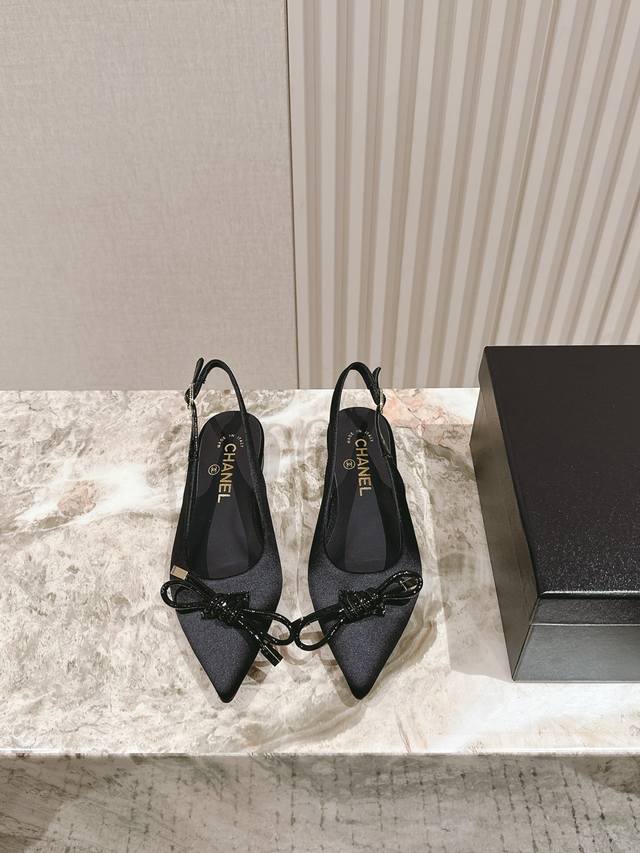 Prada 25Ss Spring and Summer new model first release in the counter, the latest